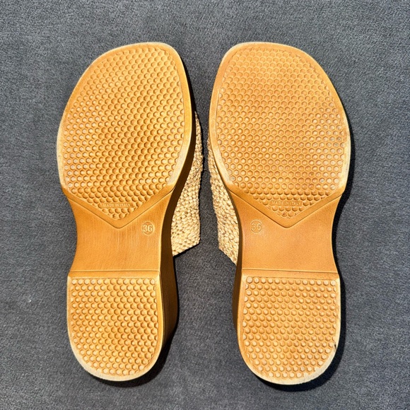 Steve Madden Woven Tan Platform Slides - Picture 3 of 3